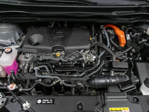 Used 2024 Toyota Sienna XSE w/ XSE Plus Package AWD/4WD image 32