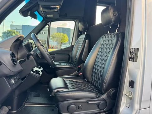 Used 2023 Mercedes-Benz Sprinter 3500 image 15