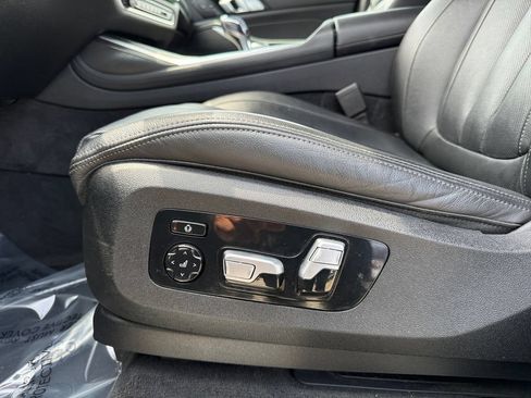 Used 2022 BMW X7 xDrive40i w/ M Sport Package AWD/4WD image 10