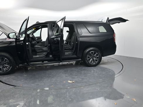 Used 2023 Chevrolet Suburban Z71 w/ Luxury Package image 73