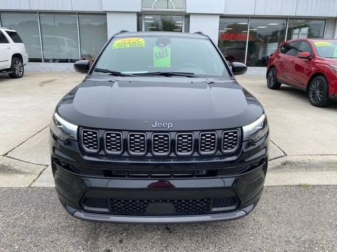 Used 2024 Jeep Compass Limited w/ High Altitude Package AWD/4WD image 10