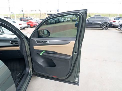 New 2026 Volkswagen Atlas Cross Sport SE image 15