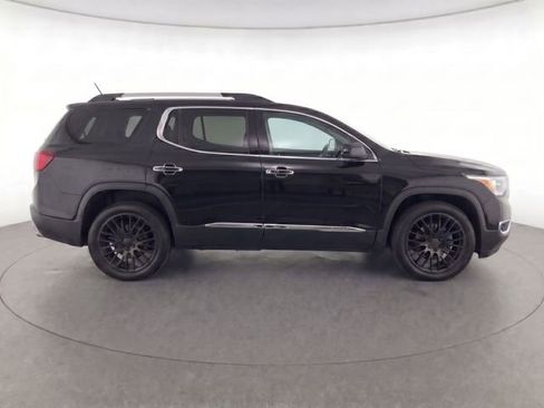 Used 2018 GMC Acadia Denali w/ Technology Package FWD image 4