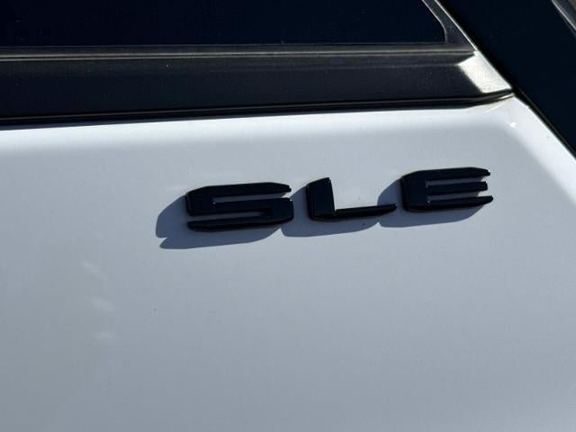 Used 2023 GMC Terrain SLE w/ Driver Convenience Package FWD image 12
