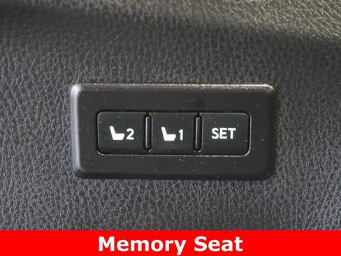 Used 2015 Toyota RAV4 Limited w/ Outdoor Package AWD/4WD image 7