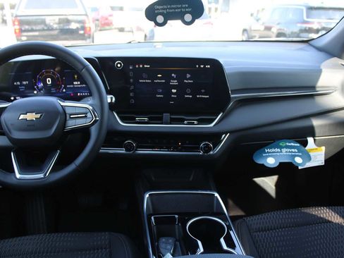 Used 2025 Chevrolet Equinox LT FWD image 12