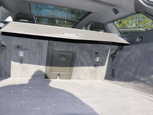 Used 2017 Volvo V90 T6 Cross Country image 8