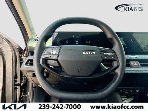 New 2025 Kia K4 LXS image 34
