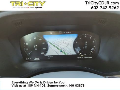 Used 2021 Volvo XC60 T6 Inscription w/ Climate Package image 21