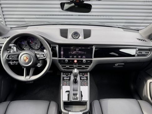 New 2026 Porsche Macan image 16