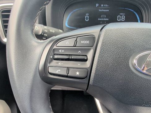 Used 2024 Hyundai Venue SEL FWD image 19