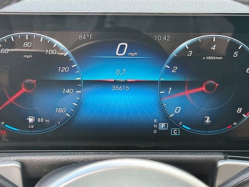 Used 2022 Mercedes-Benz GLB 250 4MATIC image 12