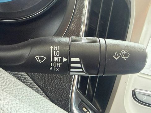 Used 2017 Chevrolet Cruze LS FWD image 11