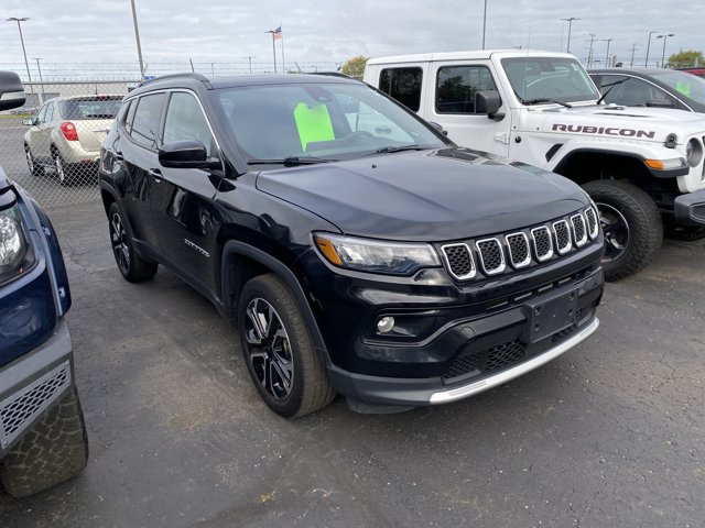 Used 2023 Jeep Compass Limited w/ Sun and Sound Group AWD/4WD image 2