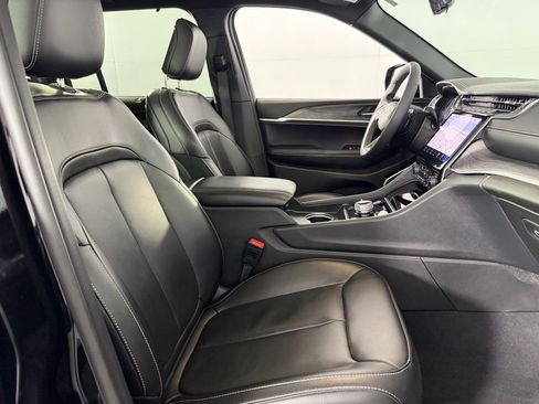 Used 2024 Jeep Grand Cherokee Limited 4xe w/ Luxury Tech Group II AWD/4WD image 33