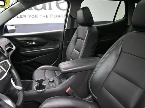 Used 2024 GMC Terrain SLT w/ Infotainment Package II AWD/4WD image 17