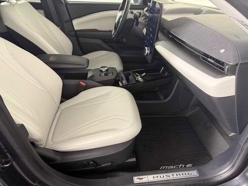 Certified 2022 Ford Mustang Mach-E Premium image 17
