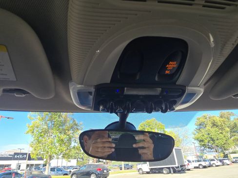 Used 2016 MINI Cooper 4-Door Hardtop FWD image 19