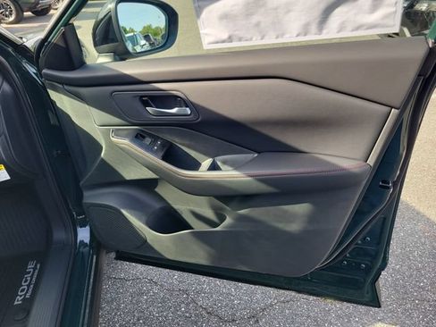 New 2026 Nissan Rogue SV AWD/4WD image 34