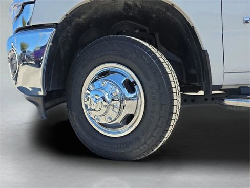 Used 2024 RAM 3500 Big Horn image 34