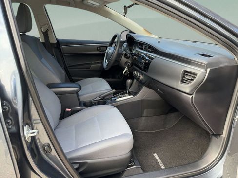 Used 2015 Toyota Corolla L image 18