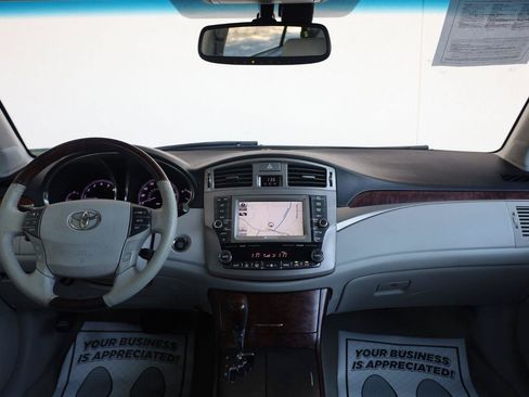 Used 2011 Toyota Avalon Limited FWD image 34
