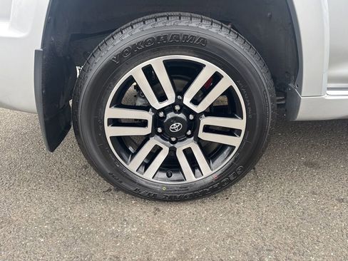 Used 2024 Toyota 4Runner Limited image 4