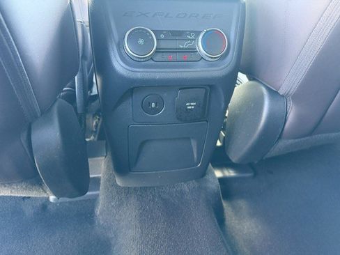 Used 2025 Ford Explorer Platinum w/ LUX Leather Package AWD/4WD image 27