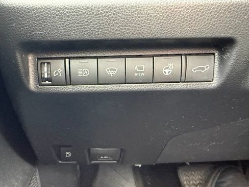 Used 2020 Toyota RAV4 Limited AWD/4WD image 26