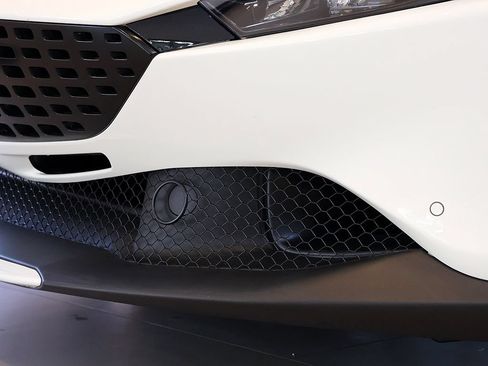 Used 2021 Ferrari Roma RWD image 14