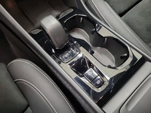 Certified 2025 Volvo XC40 B5 Plus image 31