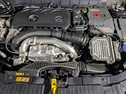 Used 2025 Mercedes-Benz GLB 250 image 25