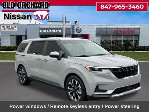 Used 2024 Kia Carnival EX FWD image 5