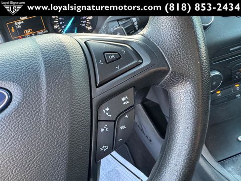 Used 2018 Ford Edge SE image 19