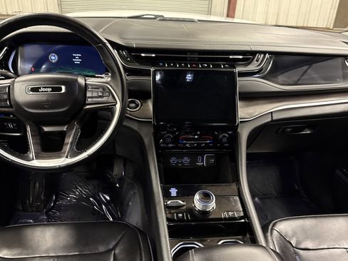 Used 2022 Jeep Grand Cherokee Limited 4xe image 22