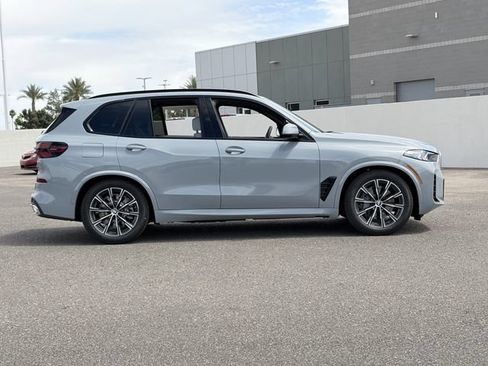Used 2026 BMW X5 xDrive50e w/ M Sport Package AWD/4WD image 5