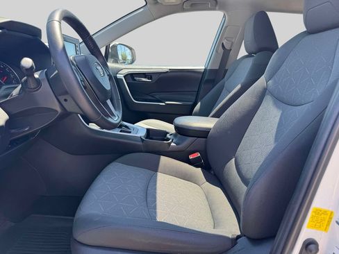 Used 2021 Toyota RAV4 XLE w/ Convenience Package AWD/4WD image 13