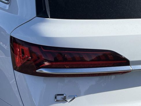 Used 2022 Audi Q7 3.0T Premium Plus image 11