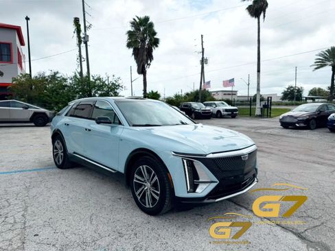 Used 2024 Cadillac Lyriq Luxury RWD image 2