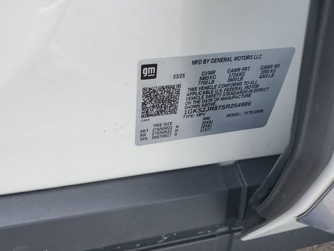 Certified 2025 GMC Yukon XL Denali w/ Denali Reserve Package image 32