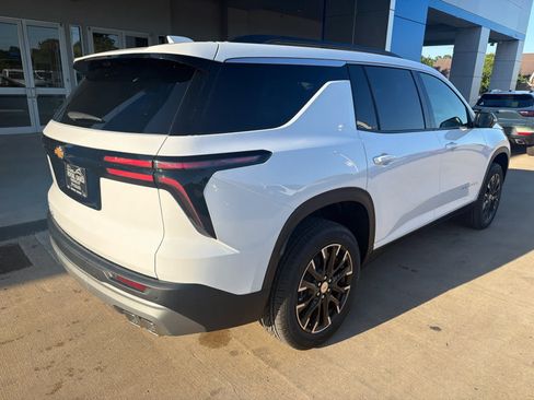 New 2026 Chevrolet Traverse LT w/ Sun and Wheel Package FWD image 7