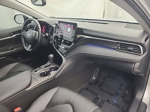 Used 2022 Toyota Camry XSE FWD image 14
