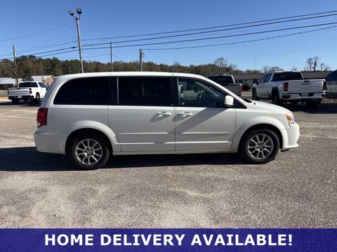 Used 2013 Dodge Grand Caravan R/T image 20
