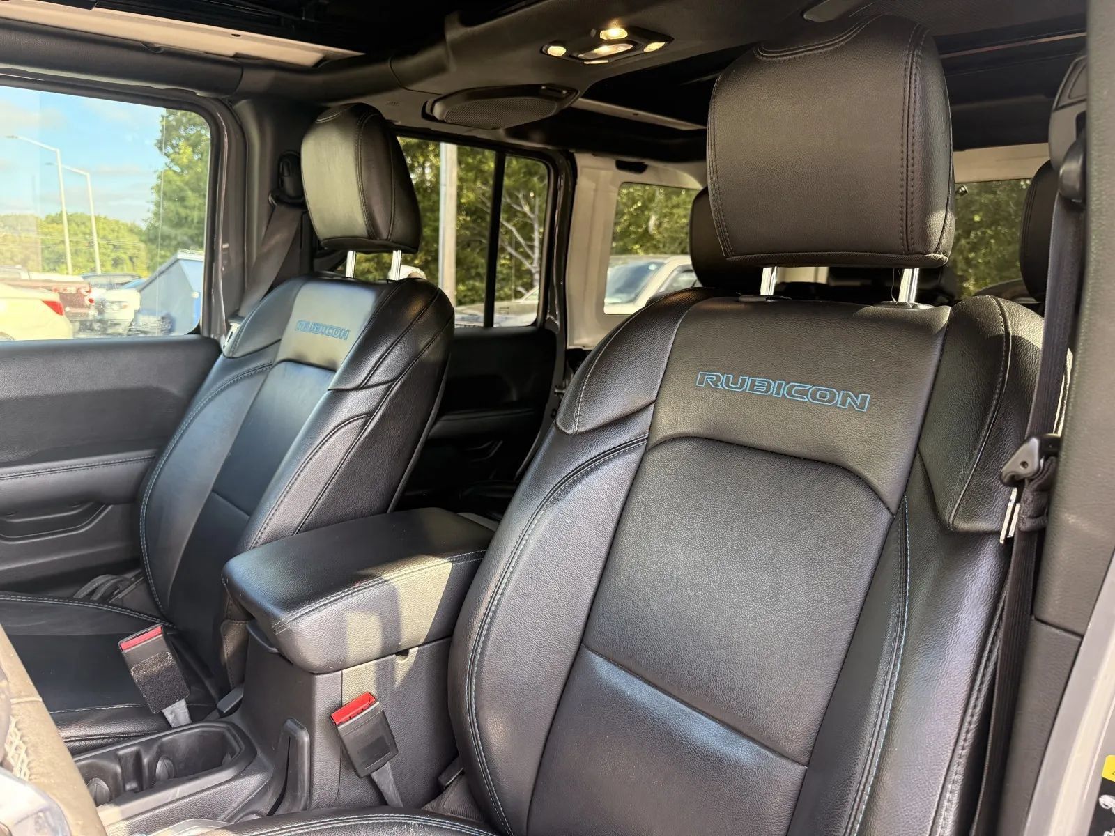 Used 2021 Jeep Wrangler Unlimited Rubicon 4xe w/ Cold Weather Group AWD/4WD image 8