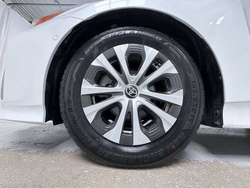 Certified 2022 Toyota Prius XLE w/ Advanced Technology Package AWD/4WD image 15