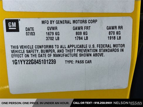 Used 2004 Chevrolet Corvette Coupe w/ Roof Package image 27