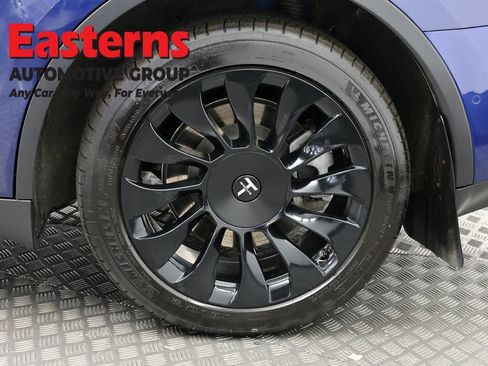 Used 2021 Tesla Model Y Long Range AWD/4WD image 27