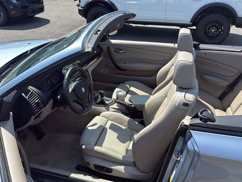 Used 2010 BMW 135i Convertible RWD image 6