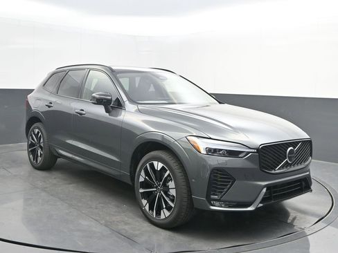 New 2026 Volvo XC60 B5 Plus w/ Climate Package image 9
