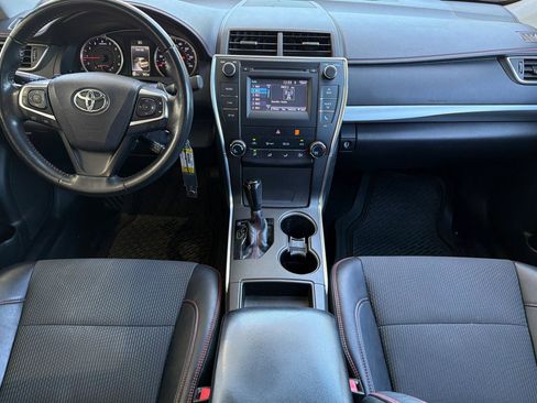 Used 2016 Toyota Camry SE FWD image 17